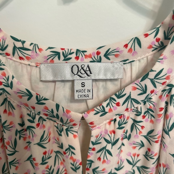 Pink Floral Mini Dress Size Small from Q&A - Picture 2 of 3